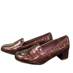 CLOUDWALKERS BY AVENUE EMBOSSED LOAFERS (#36)- SIZE 7