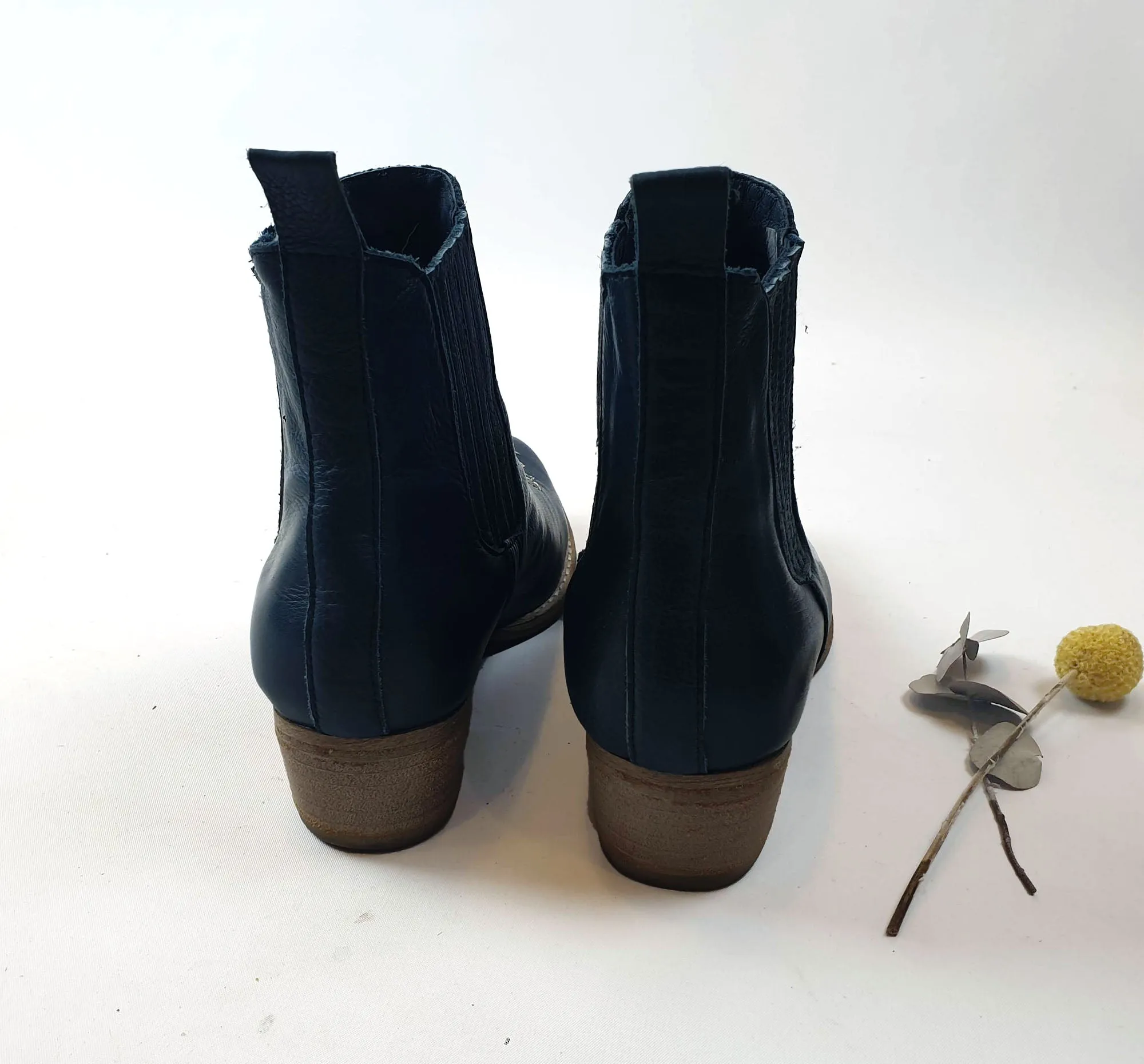 Midas navy leather boots with cute front detail size 38