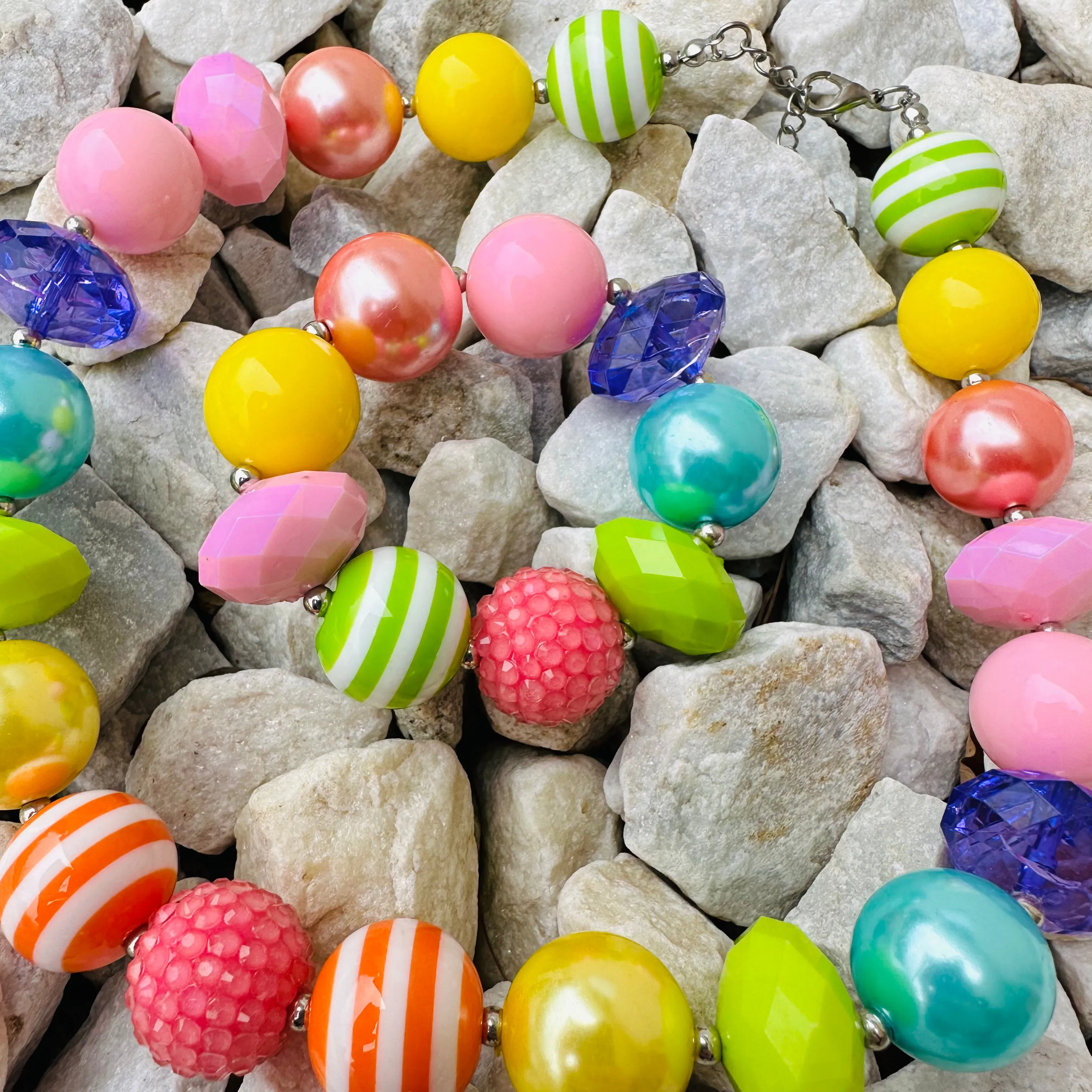 Necklace Bracelet Set Chunky Rainbow Colors Girl