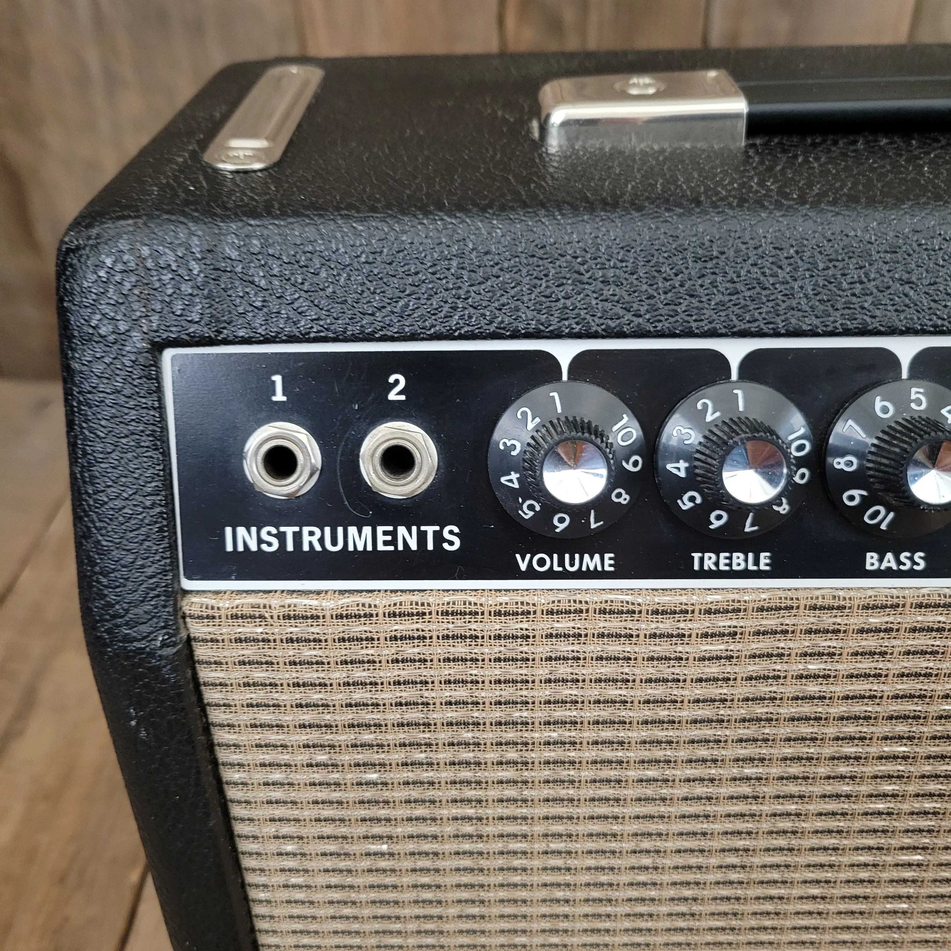 SOLD - Fender Vibro Champ 1964 FEIC Pre CBS Vintage Guitar Amp