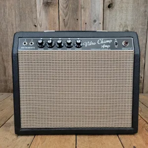 SOLD - Fender Vibro Champ 1964 FEIC Pre CBS Vintage Guitar Amp