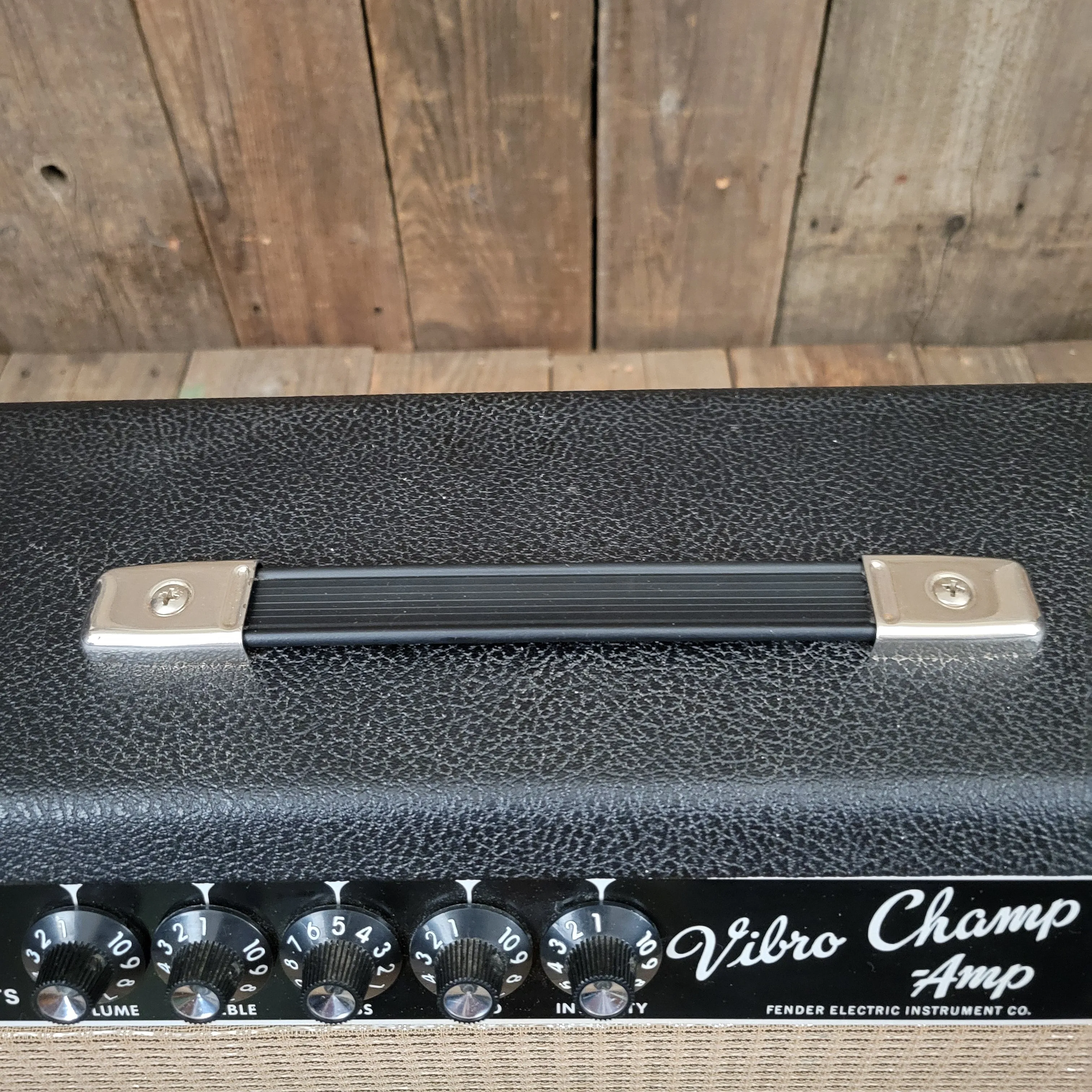SOLD - Fender Vibro Champ 1964 FEIC Pre CBS Vintage Guitar Amp
