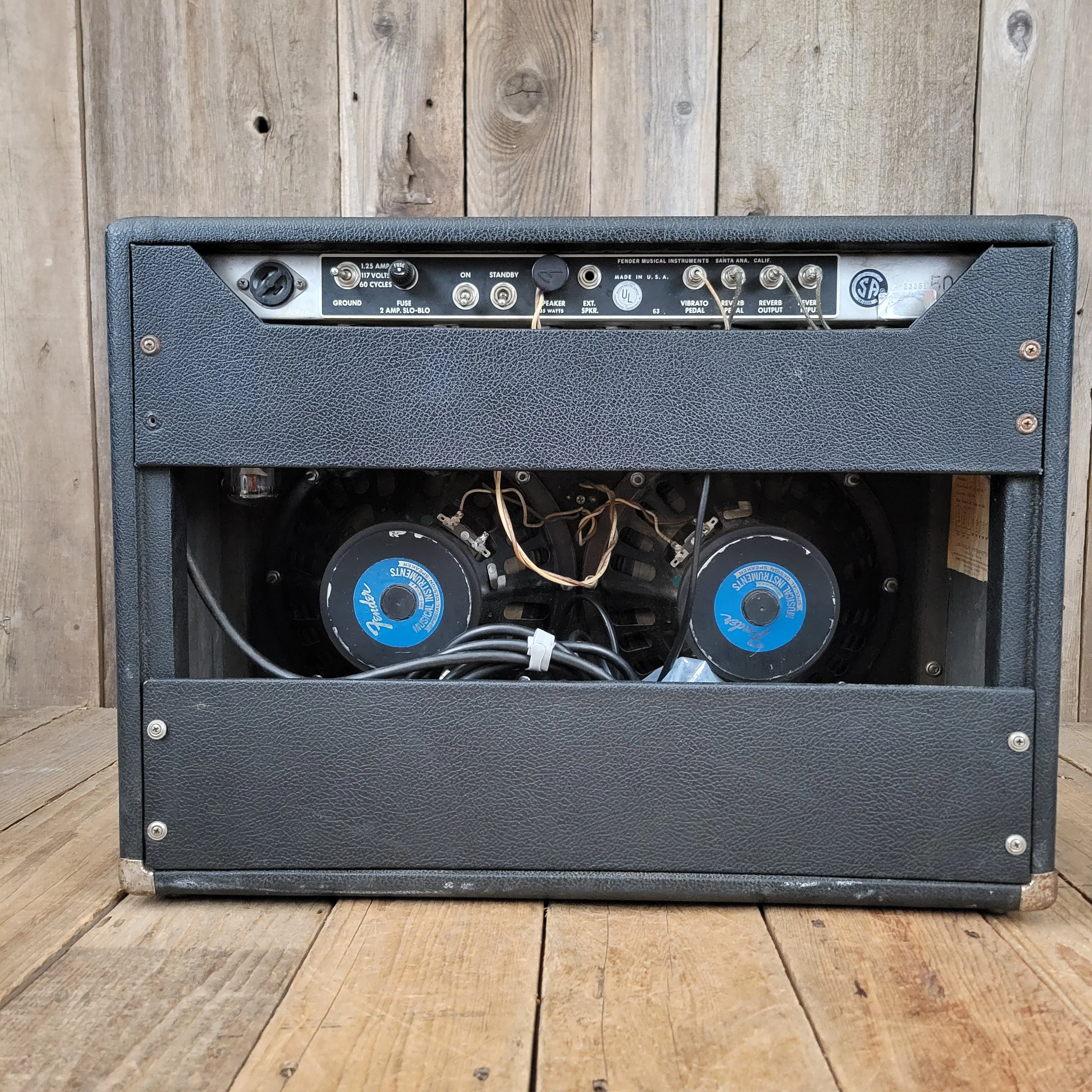 SOLD - Fender Vibrolux Reverb Vintage Guitar Amplifier 1970