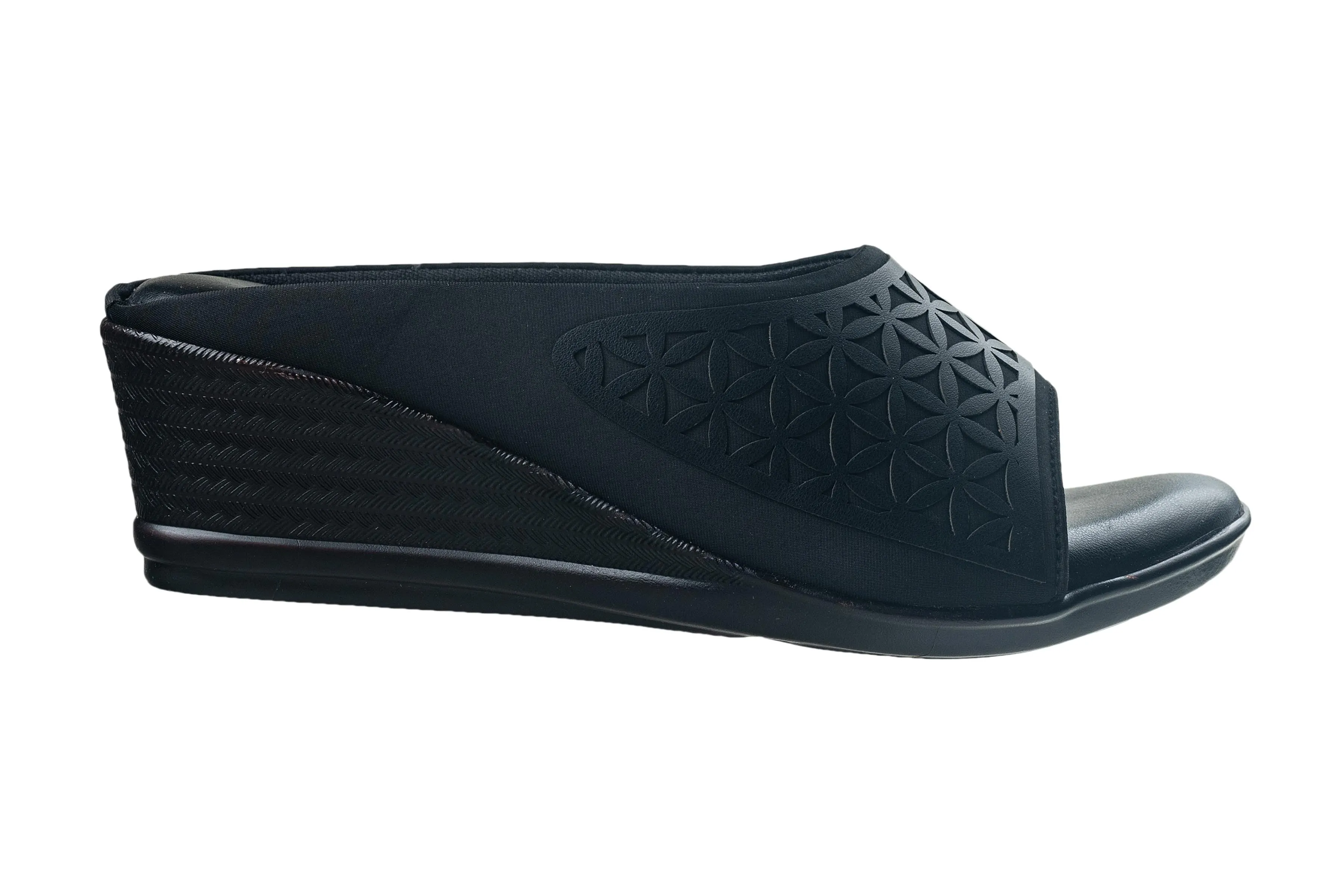 Titas Ladies Black Chappal (Cs C 230201)